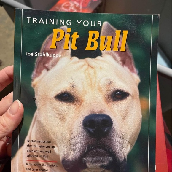 Books - Picture 7 of 16